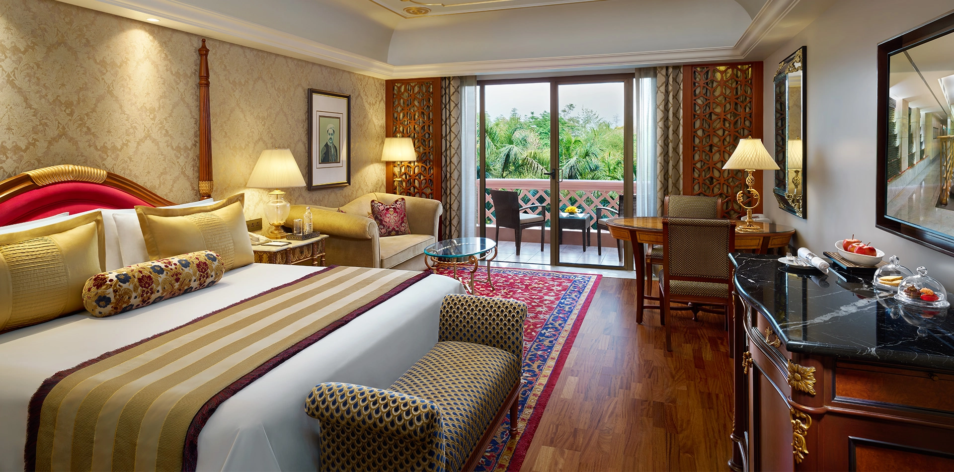 Home Deluxe Room 1920x950 1